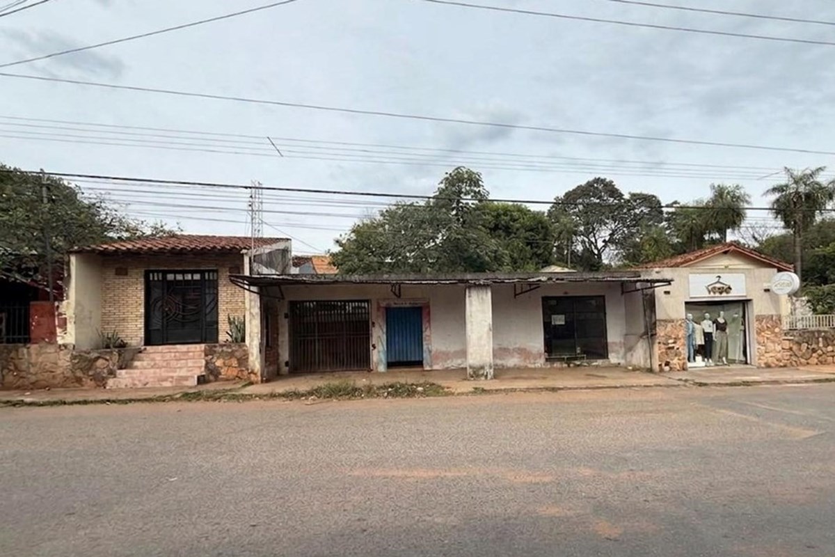 Terreno comercial à venda em Ñemby Centro, 1.560 m²
