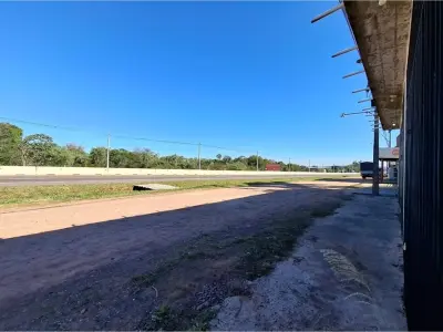 Terreno comercial à venda em Ypacaraí com 3 salões