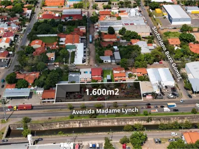 Commercial land for sale on Avda. Madame Lynch