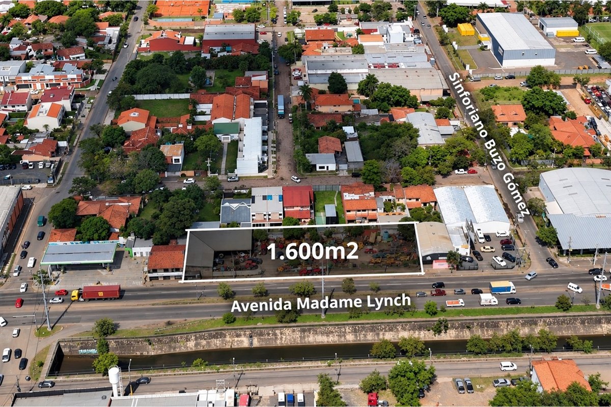 Commercial land for sale on Avda. Madame Lynch