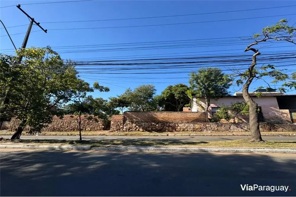 Terreno comercial en venta sobre Avenida Artigas, Trinidad