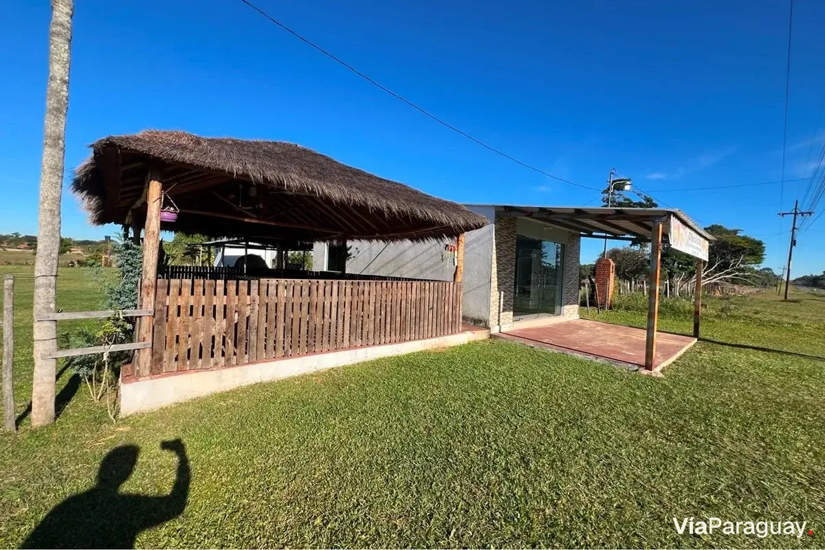 Terreno comercial à venda sobre rodovia em Mbocayaty