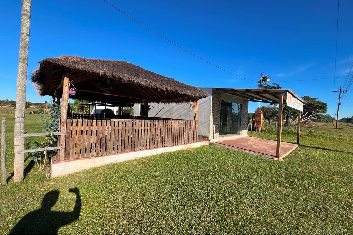 Terreno comercial à venda sobre rodovia em Mbocayaty