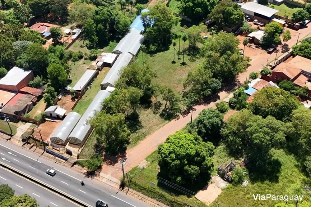 Terreno comercial à venda na ruta PY02 em Itauguá