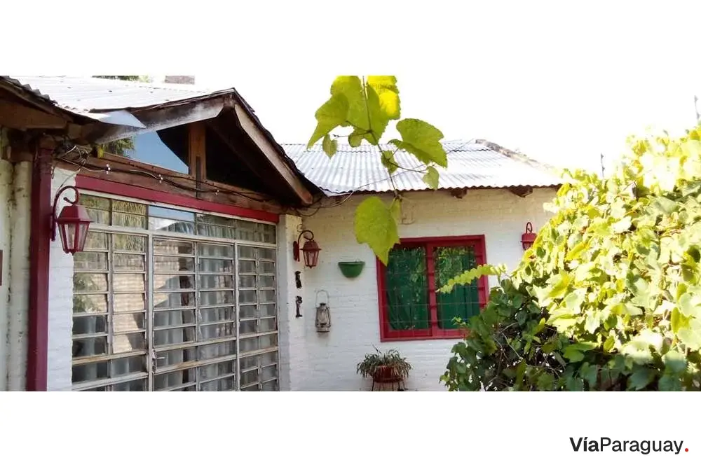 Terreno con 2 casas en venta en Capiatá, Puerta del Sol