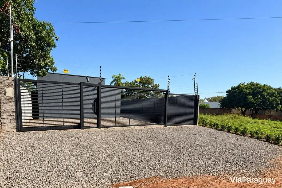 Terreno com 4 apartamentos à venda em Km 10 Acaray