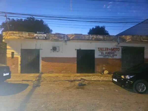 Terreno com casa a demolir em Campo Grande, Luque — 415 m² em frente ao CIT