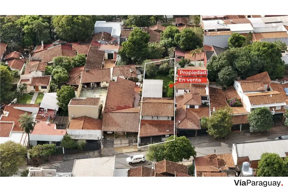 Terreno con casa a refaccionar en venta en Recoleta