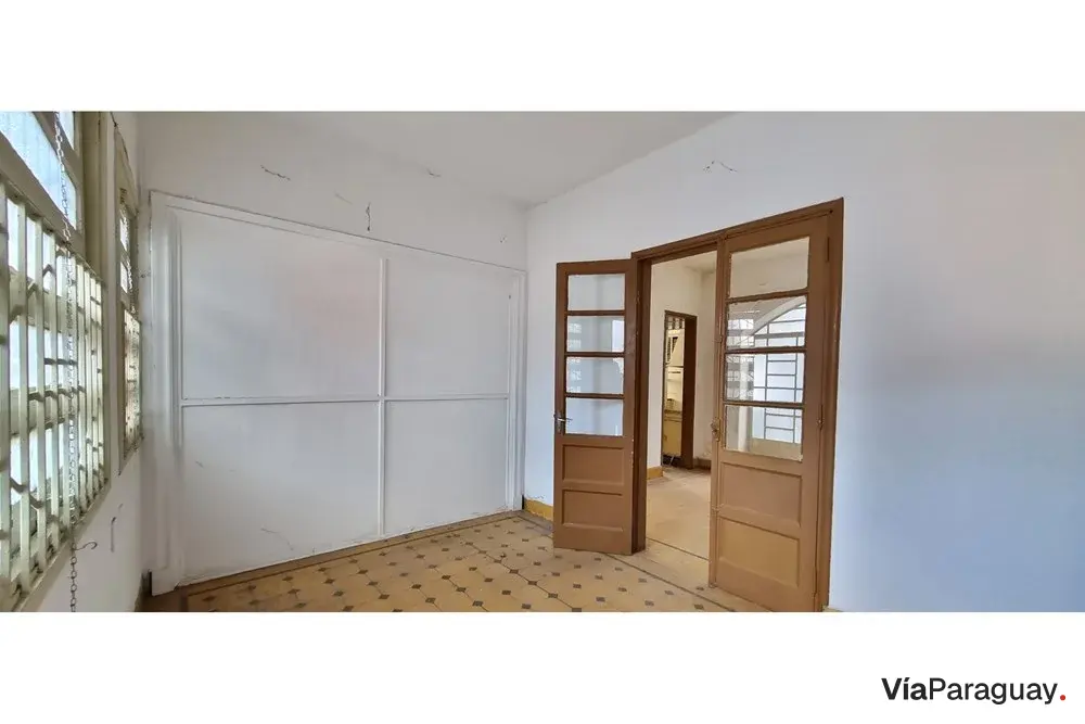 Land with house for sale in Asunción, Centro