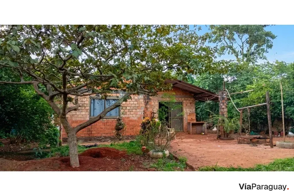 Terreno con casa en venta en Hernandarias