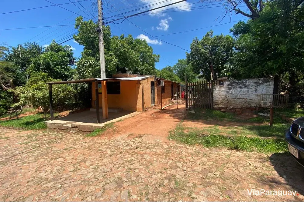 Terreno com casa à venda em San Antonio, Lambaré