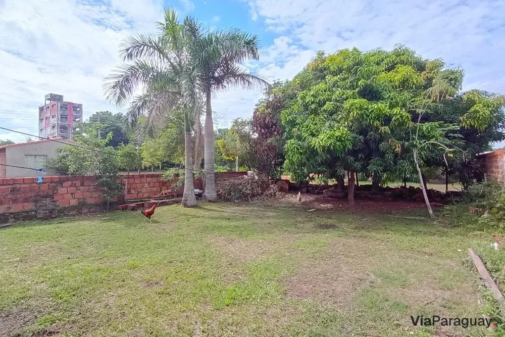Terreno con casa en venta en San Bernardino, Cordillera