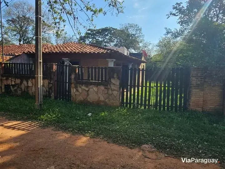 Terreno con chalet a remodelar o demoler en venta, Mariano Roque Alonso