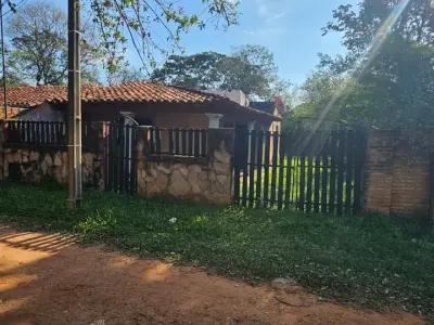 Terreno con chalet a remodelar o demoler en venta, Mariano Roque Alonso