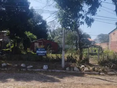 Terreno con construcción a demoler en Mbachio, Lambaré 1