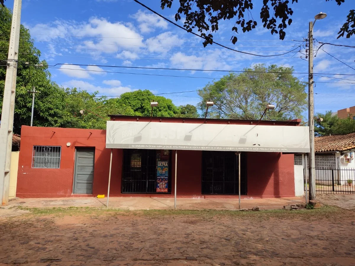 Terreno com construção para reformar na Villa Universitaria, San Lorenzo