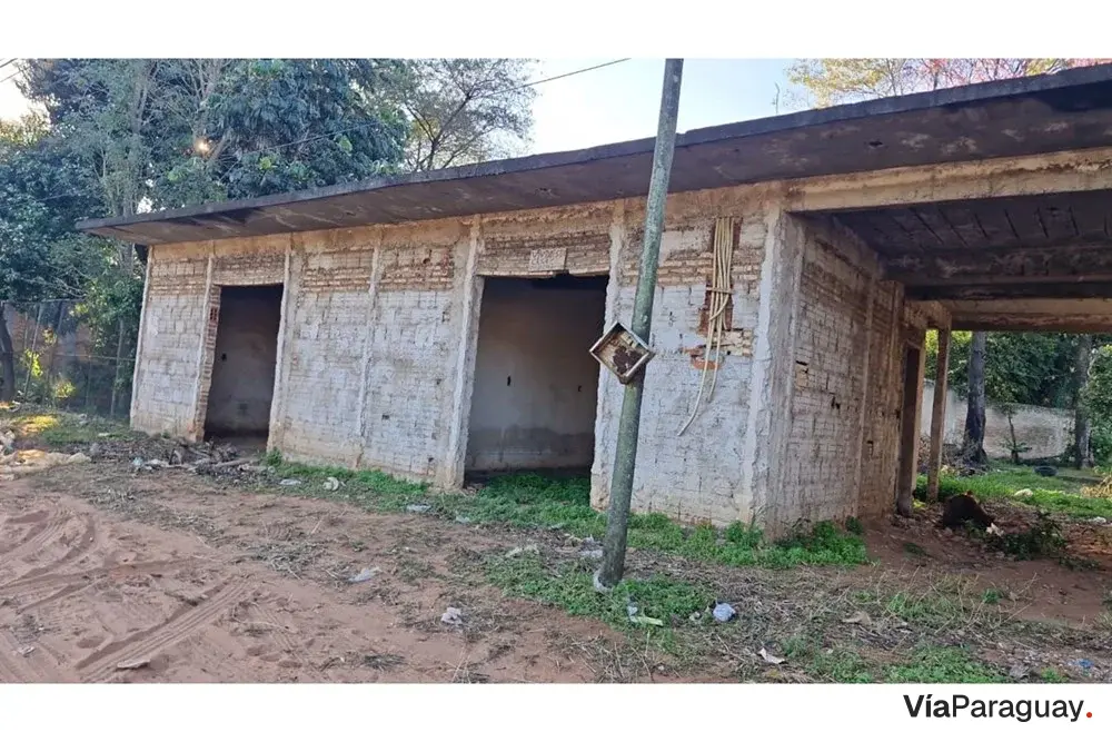 Terreno com construção à venda em Cañadita, Ñemby