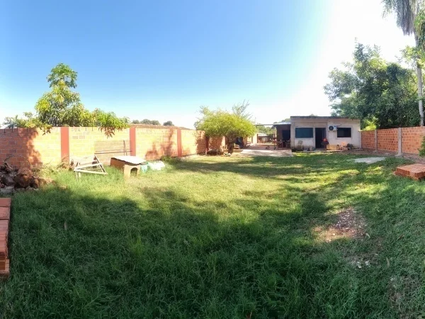 Terreno con construcción en venta en Capiatá