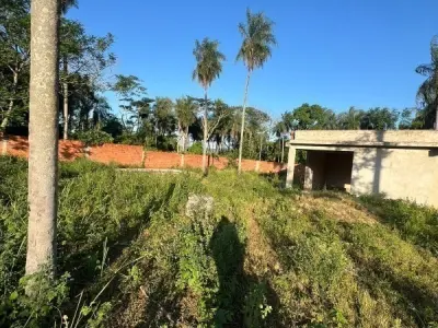 Terreno com construção à venda em San Bernardino