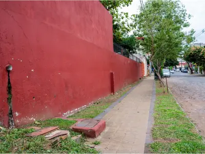 Terreno com construção à venda em Santísima Trinidad