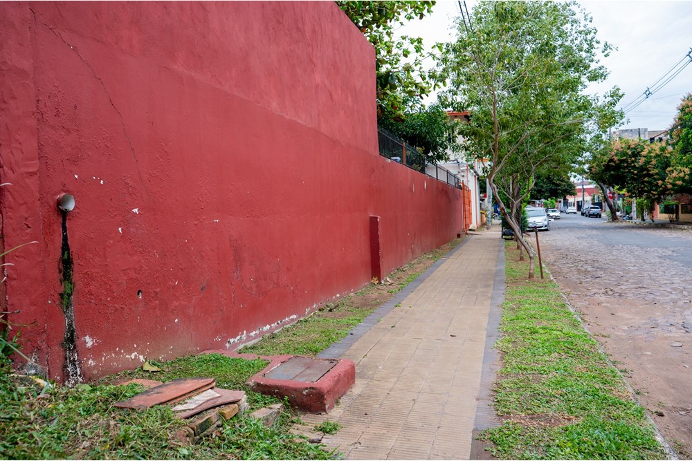 Terreno com construção à venda em Santísima Trinidad