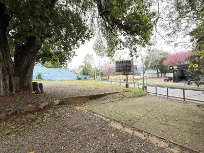 Land with offices for rent on Av. Mariscal López