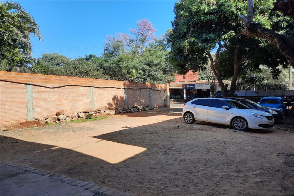 Terreno com galpão à venda em Laurelty, San Lorenzo