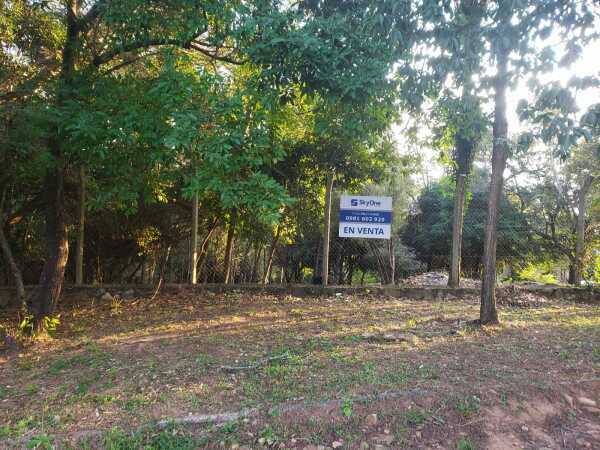 Lakefront land in Ybyanguy Primera, San Bernardino