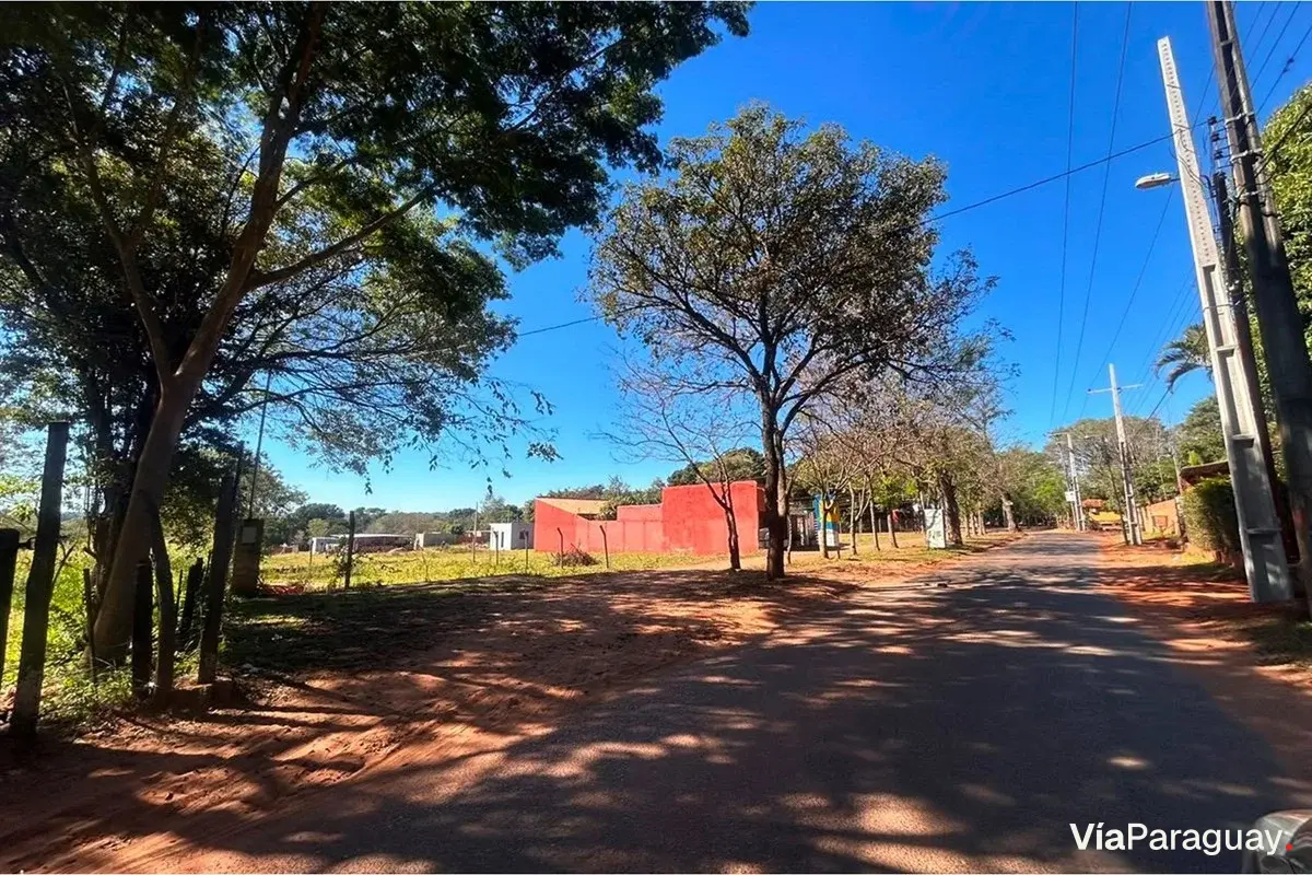 Terreno de 1 ha à venda em Laurelty, Capiata