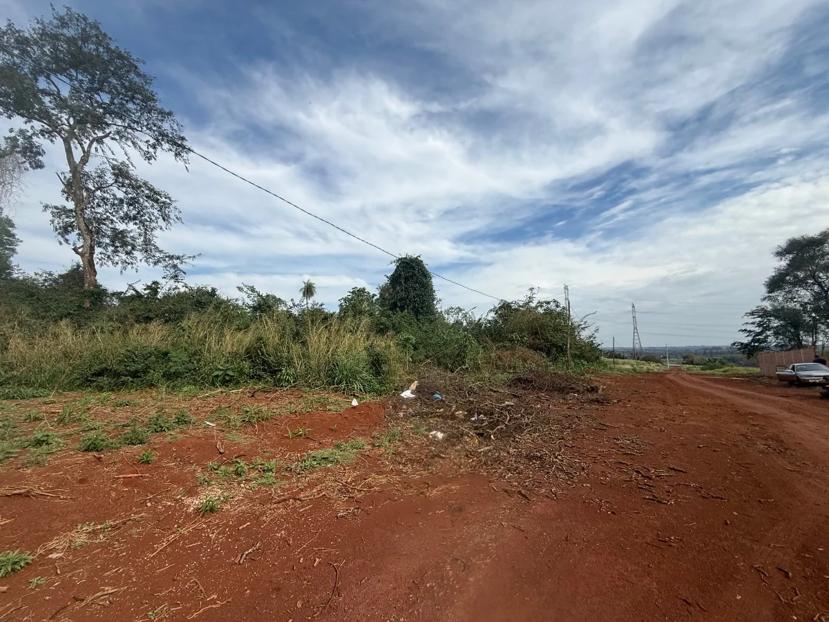 Terreno de 10.000 m² em esquina, Bella Vista, Hernandarias