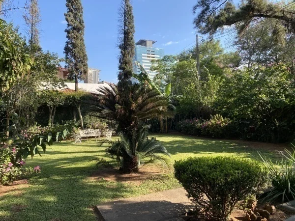 Terreno de 1.636 m² en venta en barrio Mariscal, Asunción