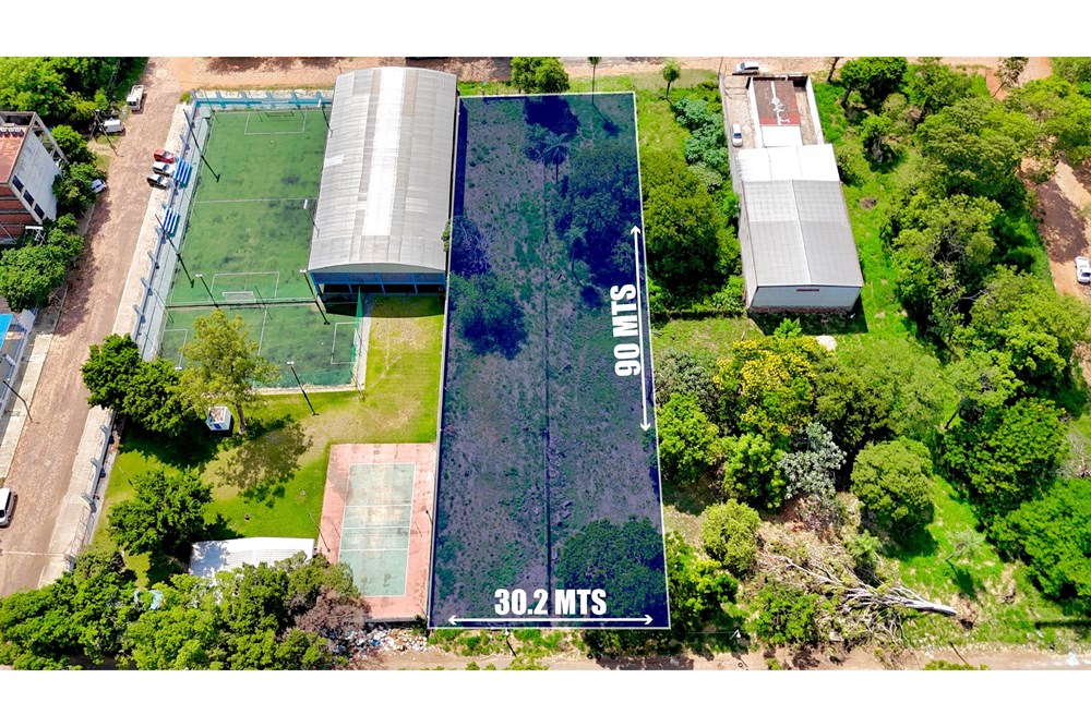 Terreno de 2.719 m² de rua a rua à venda na Zona Norte