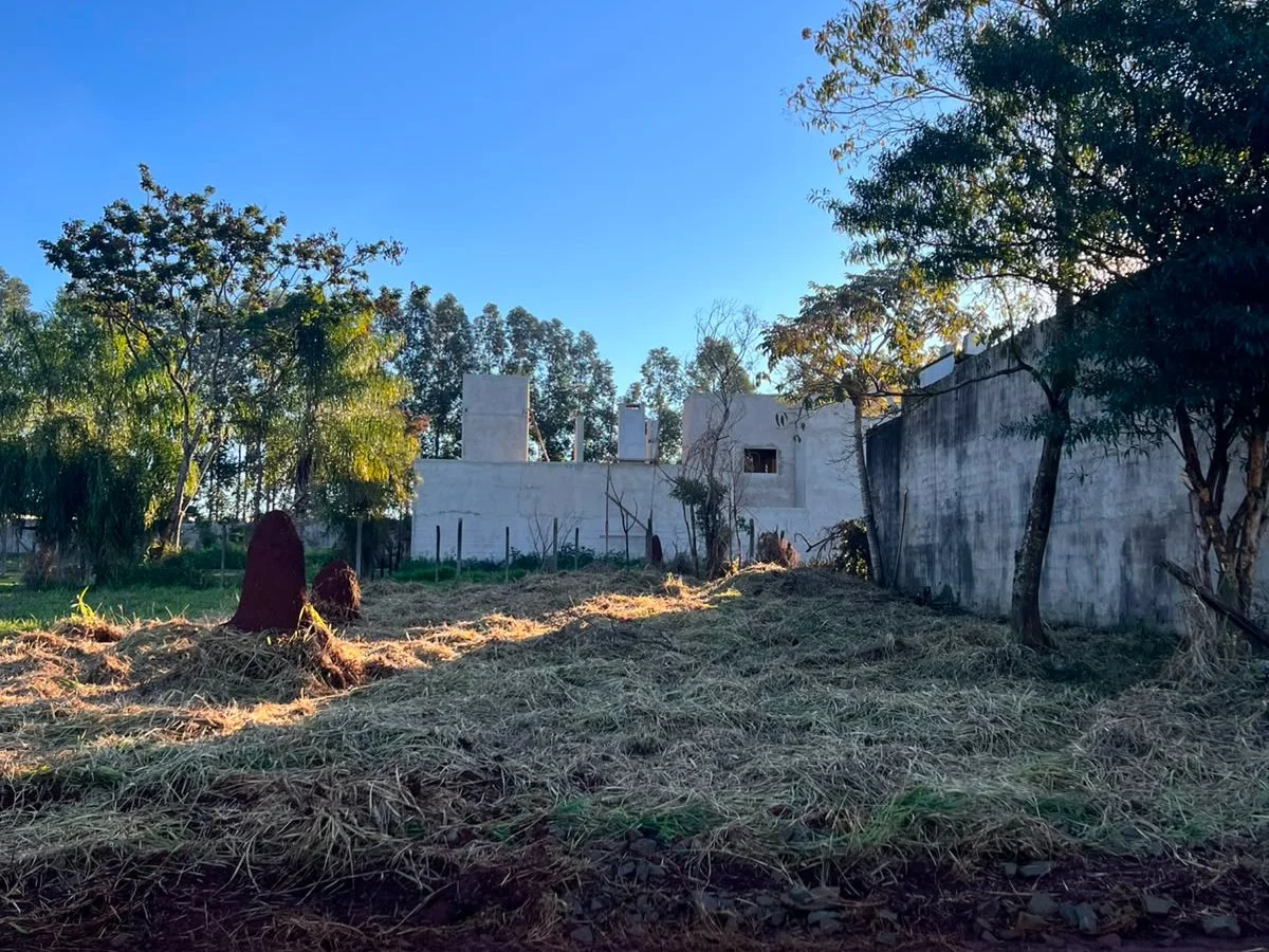 Terreno de 360 m² no Bairro 9 a 10 Acaray, Ciudad del Este