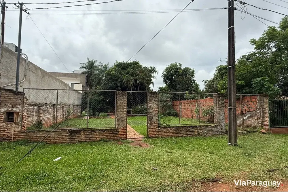 Terreno de 420 m² en venta en Villa Adela, Luque