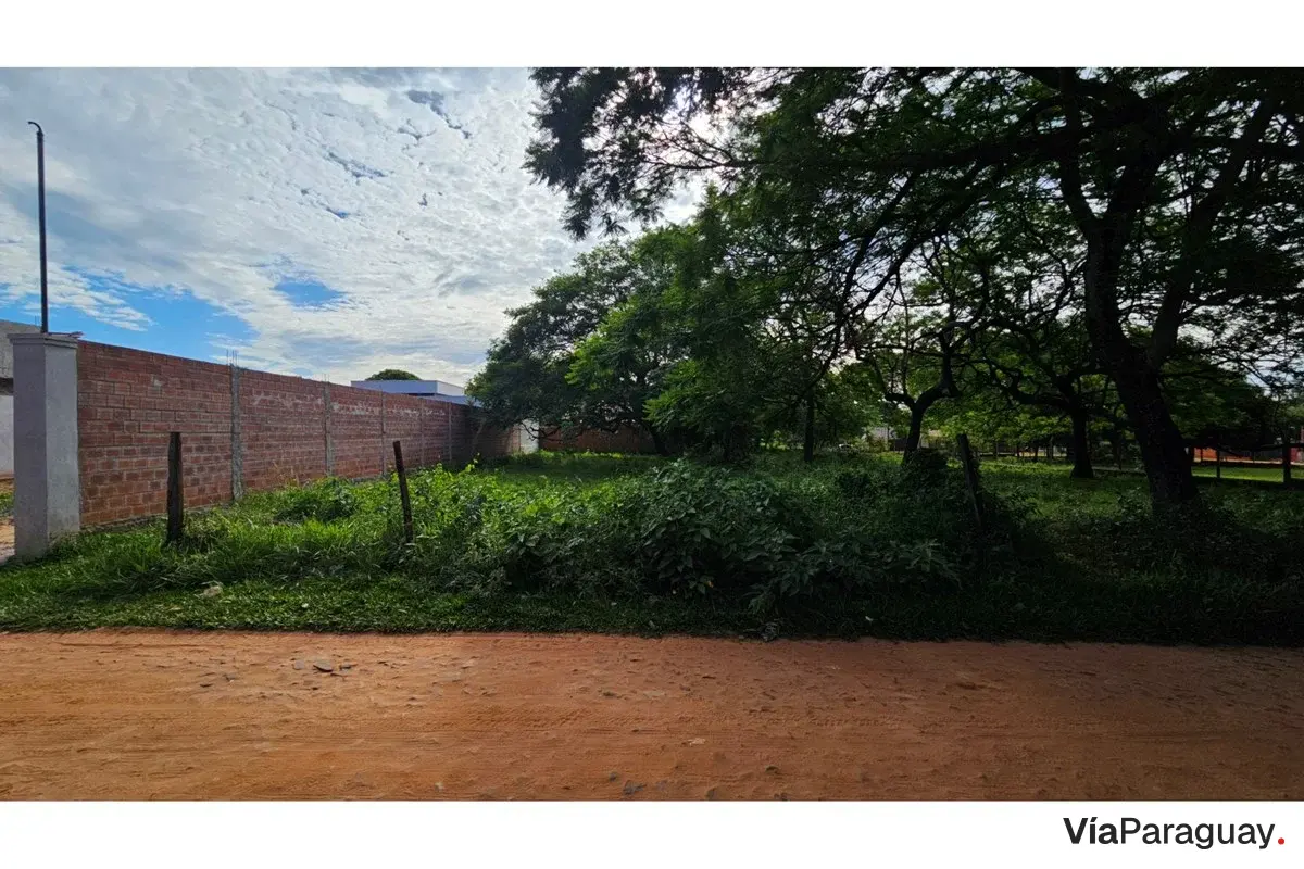 Terreno de 451 m² en venta en Ycuá Duré, Luque