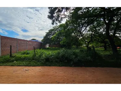 Terreno de 451 m² en venta en Ycuá Duré, Luque
