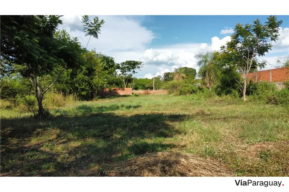 Terreno à venda em Mora Kue, Luque – 612 m²