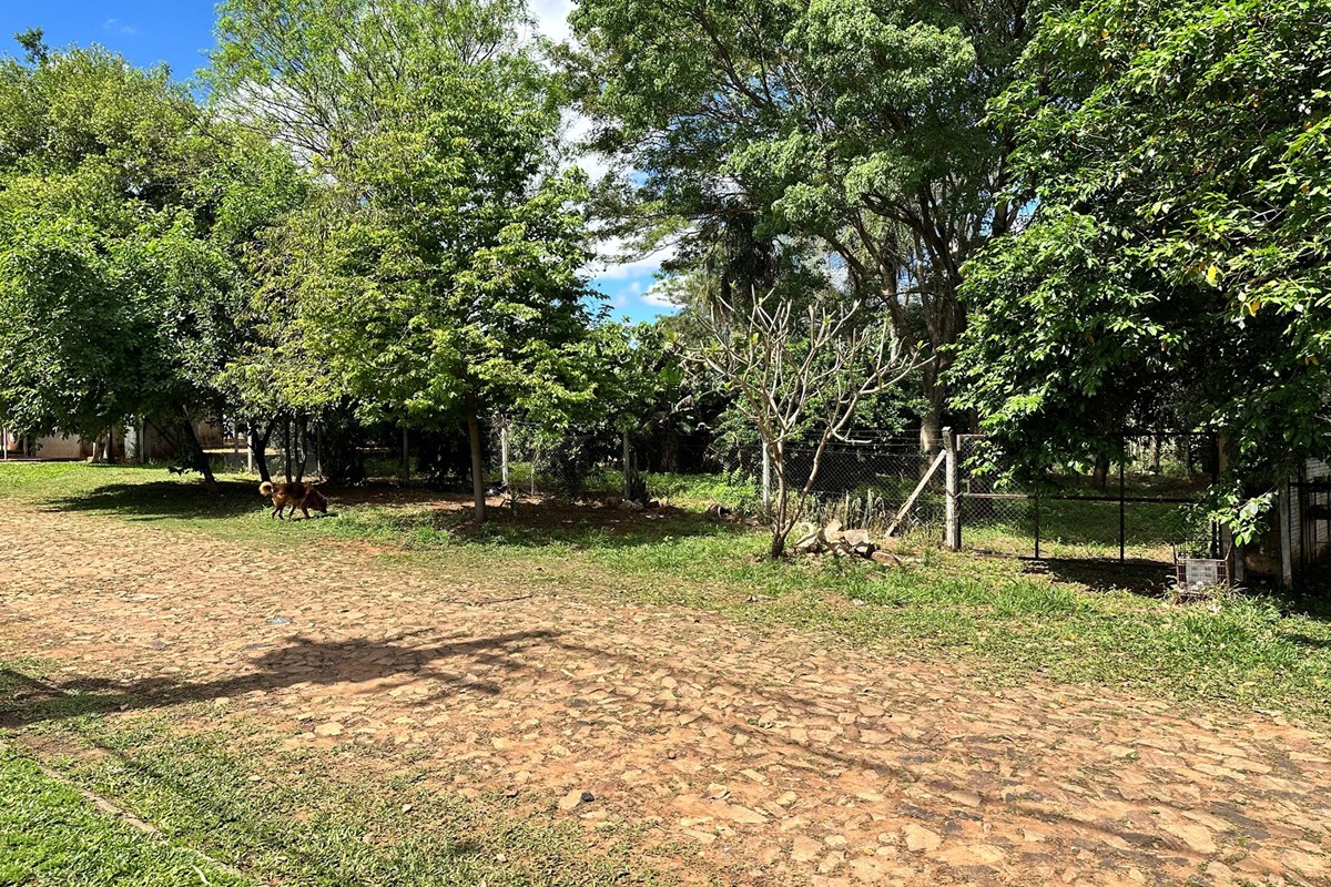 Terreno à venda em Yka'a, Luque — 748 m²