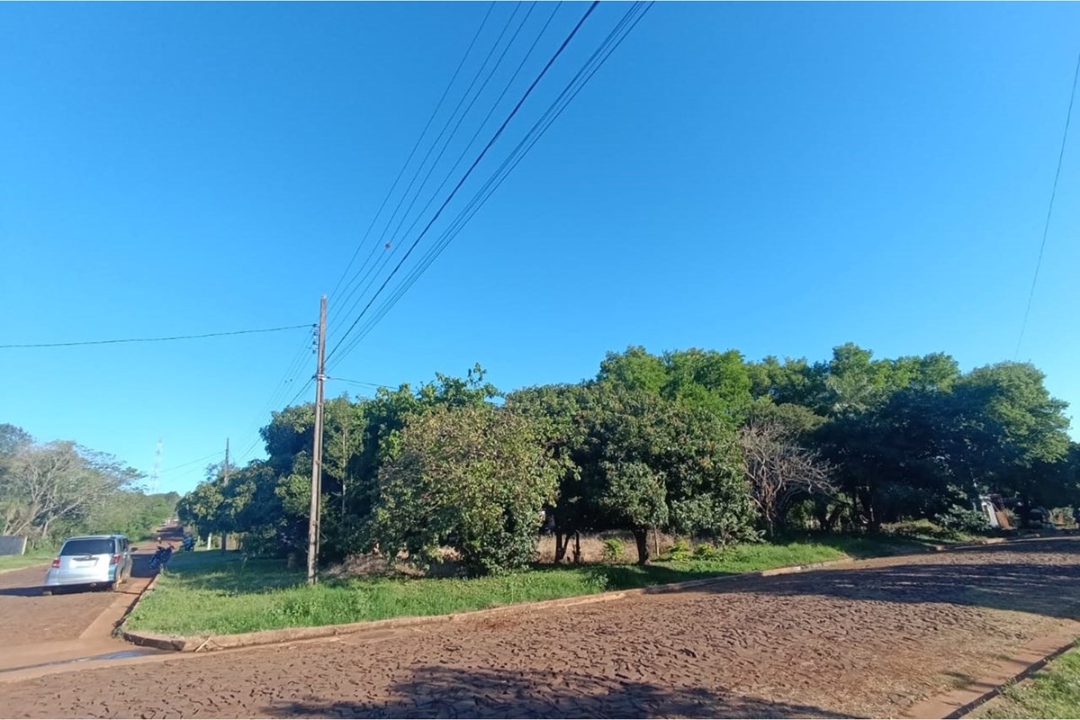 Terreno de 750 m² à venda em Fram, Itapúa