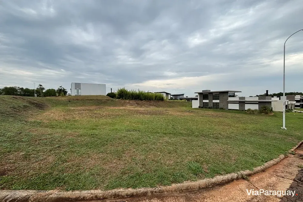 Terreno de 800 m² à venda no condomínio Aguavista, San Juan Del Paraná