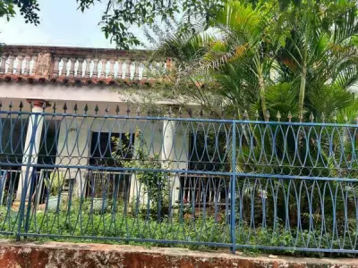 Terreno de rua a rua à venda em Vista Alegre, Assunção