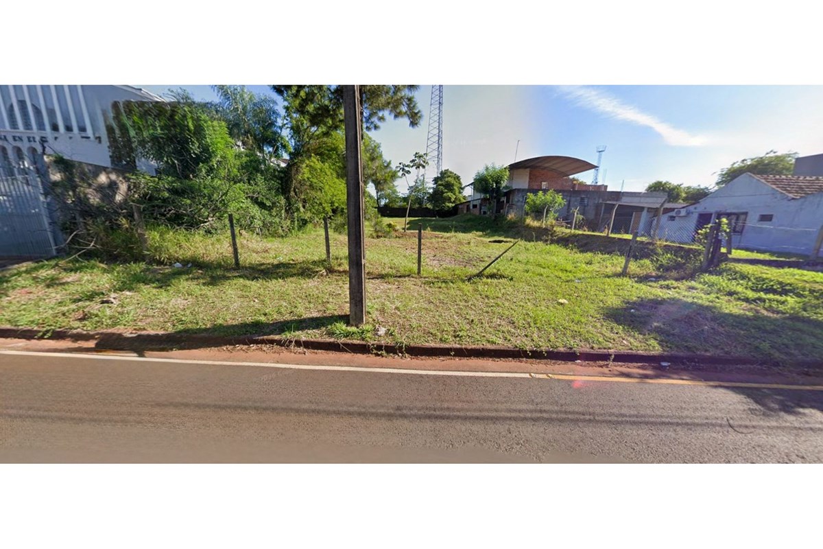 Land for rent with dual street access in Encarnación