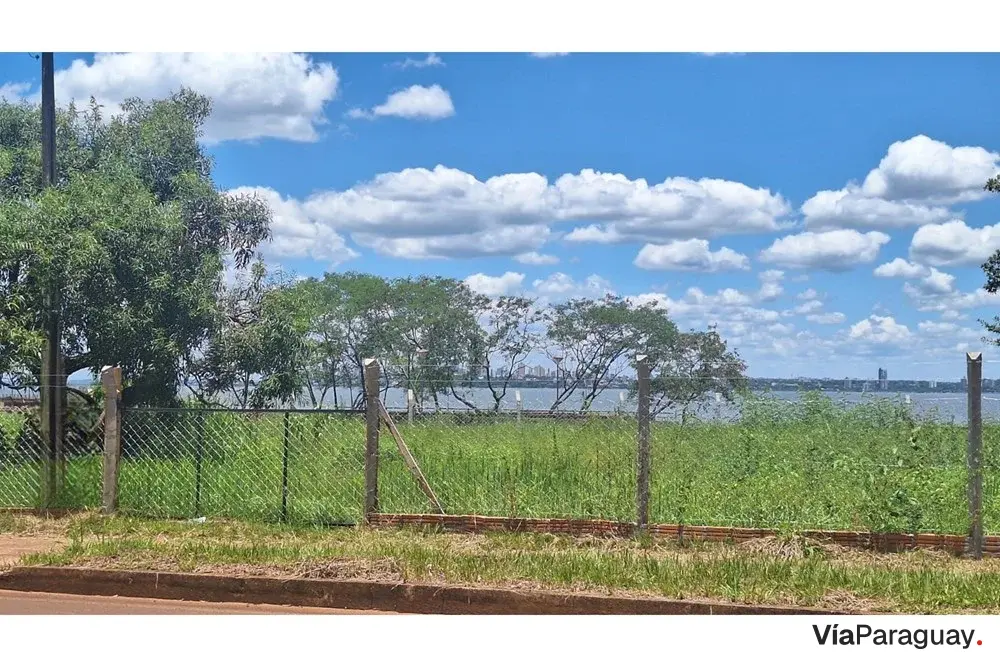 Terreno en alquiler frente al río Paraná, Mbói Ka'e