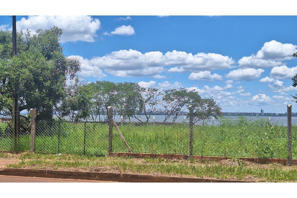 Land for rent facing the Paraná River, Mbói Ka'e