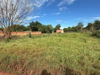 Terreno no Bairro 9 a 10 Acaray, Ciudad del Este 1