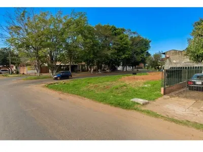 Terreno de esquina para alugar em Capiatá, Central