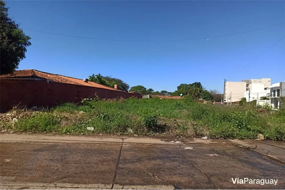 Terreno de esquina para alugar no Cuarto Barrio, Luque