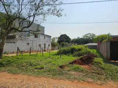 Corner lot in Laguna Grande, Fernando de la Mora 1