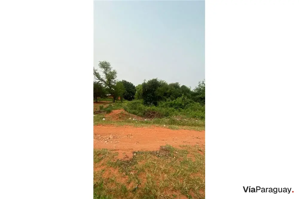 Terreno de esquina à venda em Areguá, Caacupemí