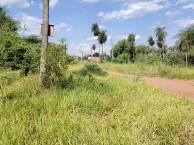 Terreno de Esquina à Venda em Caacupé, Cordillera — Perto da Basílica 1